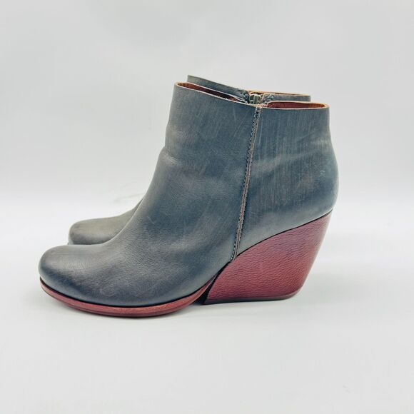 Korkease Boots Womens 8 Gray Leather Ankle Zip Back Casual Wedge Comfort Shoes - Picture 2 of 13